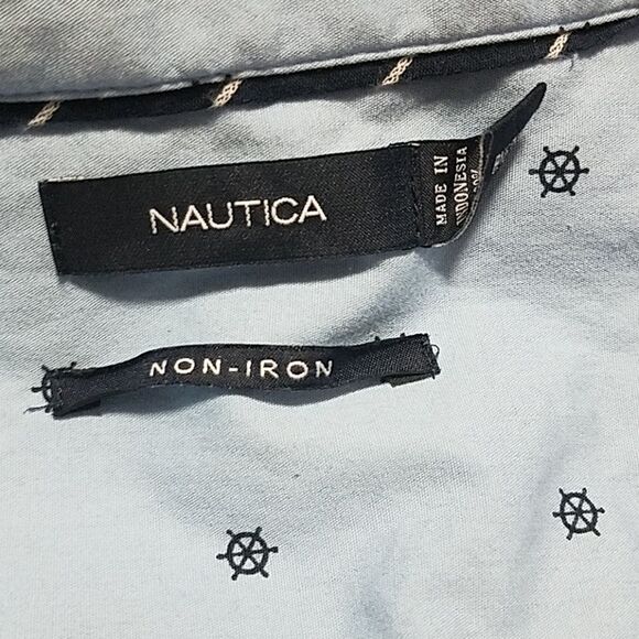 Nautica Blue Boat Wheel Print Button Down Shirt (M) - Picture 6 of 6